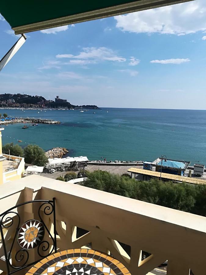 Ferienwohnung Il Faro Dei Poeti Lerici Exterior foto